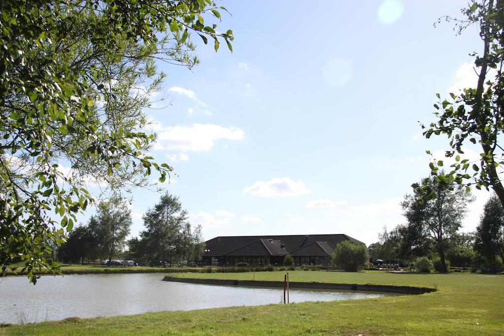 Weald Of Kent Golf Course And Hotel Headcorn Exterior foto