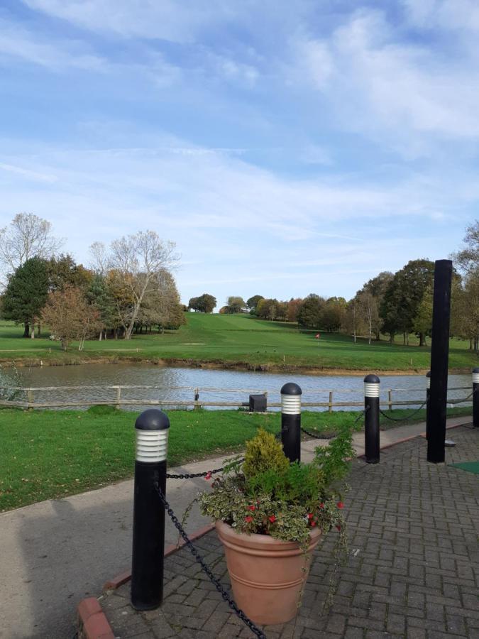 Weald Of Kent Golf Course And Hotel Headcorn Exterior foto